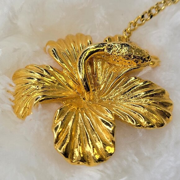 Gold Plated Three Hibiscus Flower Brooch Pin - Picture 4 of 12